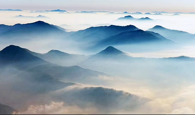 云海涌動 景美如畫